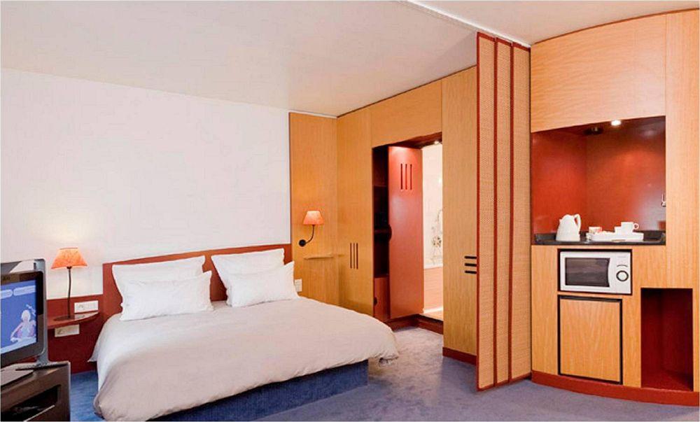B&B Hotel Rueil-Malmaison Gare Exterior foto